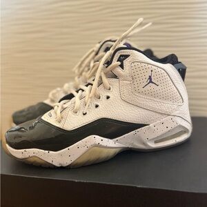 White and Black/Purple Jordan B’loyal Sneakers Size 5Y
